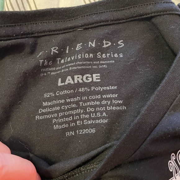 Friends T-Shirt - Picture 2 of 2